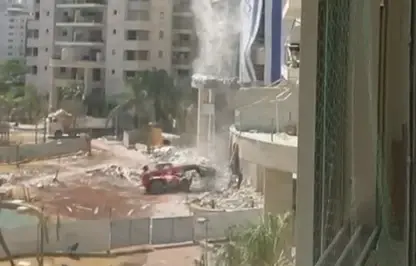 "הטיל הרס לנו את החיים אבל המדינה הורסת את ההמשך": עשרות משפחות מפ"ת דורשות פתרון