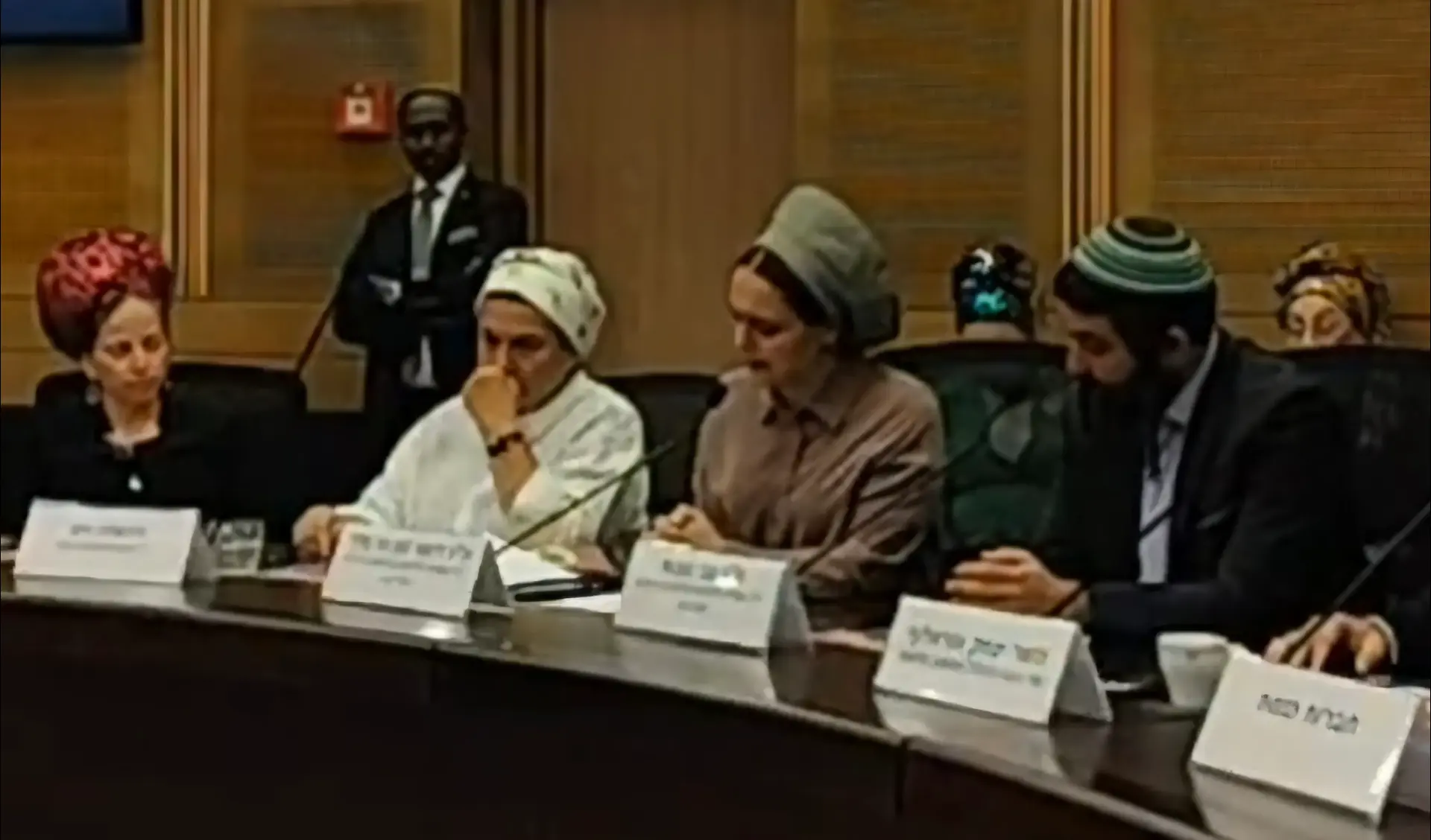 המדרון החלקלק של ההפרדה: כשהאקדמיה הופכת מזירת מפגש למרחב מפוצל