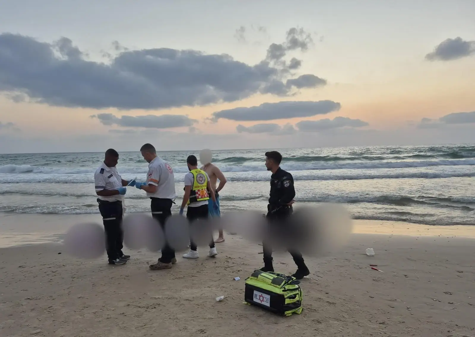 צנחן רחיפה נהרג בהתרסקות מול החוף בנתניה