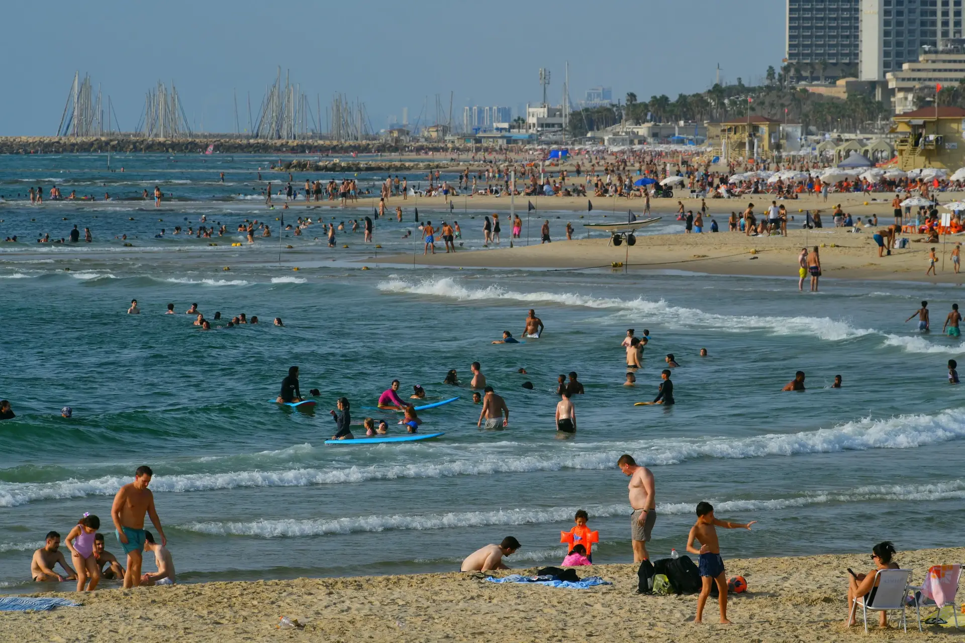 נקבע מותו של גבר בן 88 שטבע בחוף בנתניה
