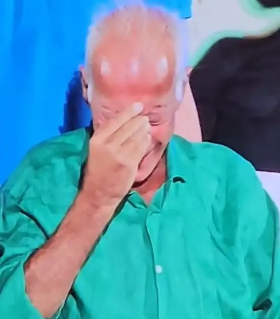 הקהל נעמד על רגליו: מתי כספי הגיע לערב המחווה לכבודו - ובכה מהתרגשות
