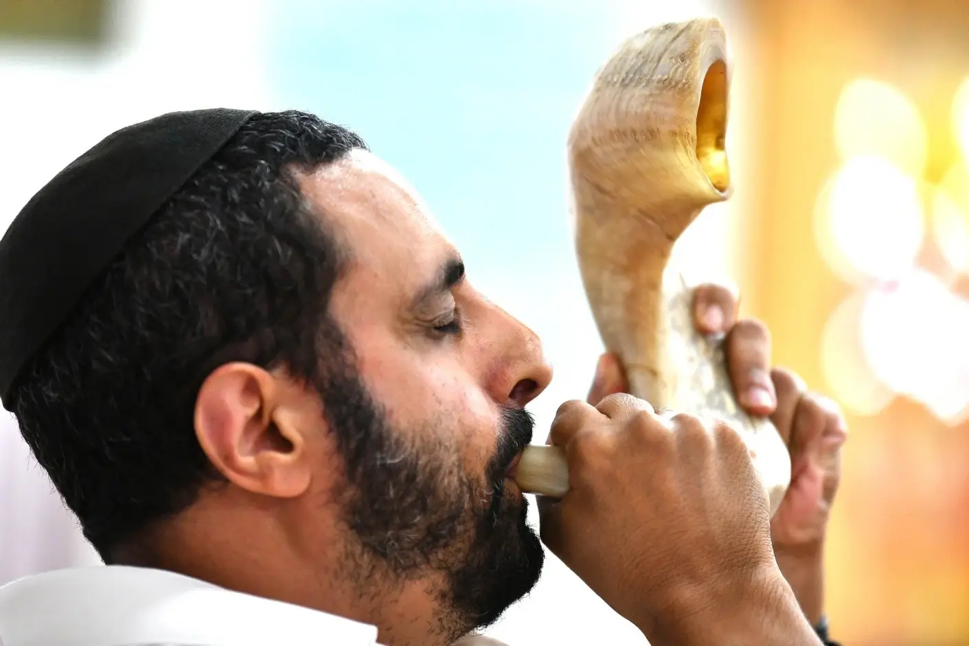 אלול בפתח תקוה: מאות תלמידים תרגלו תקיעת שופר לקראת החגים