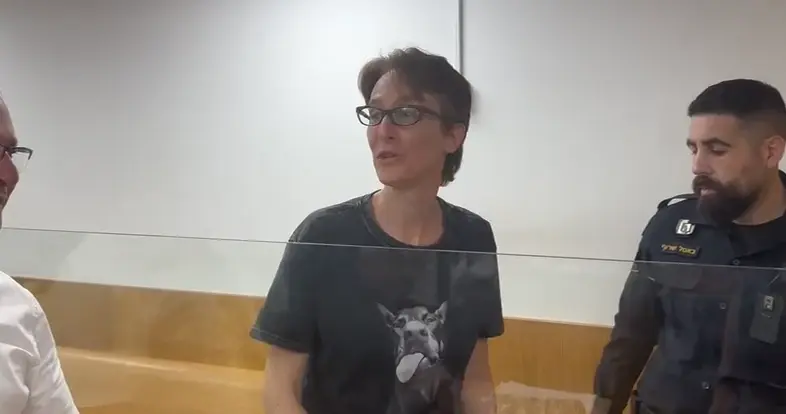 "באים אותך לקחת, להילחם בבוגד": "אלופת המעצרים" בפוסט נגד נתניהו