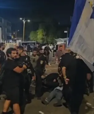 צלם וואלה שהותקף על ידי שוטר מג"ב: "זה היה משפיל, פגעו בי"