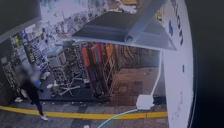 בבוקר ניסה להצית - בערב זרק בקבוק תבערה: נתפס חשוד בניסיון הצתה כפול בירושלים