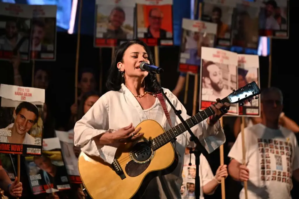 משפחות החטופים ליד מעון רה"מ: "לראשונה מזה שנתיים, רה"מ מודה שצריך לתעדף"