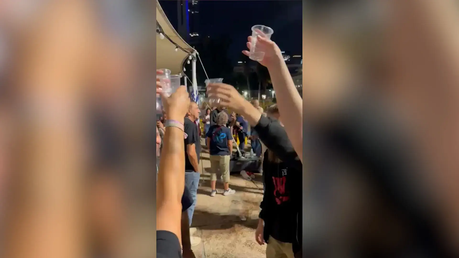 "שימוש ציני ומבזה": מטה המשפחות נגד כרזות העריקים ה"חטופים"