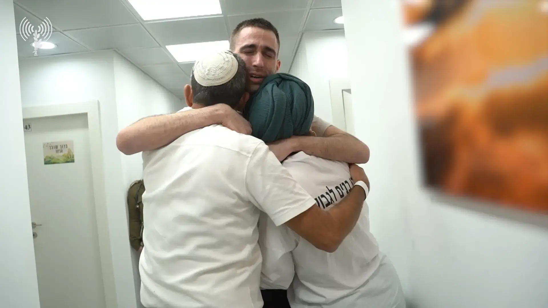 זו הייתה מהדורת חדשות היסטורית. לא ברור מה עמית סגל עשה שם