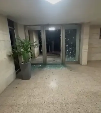 חשד לרקע פלילי: רימון הושלך בבניין באשקלון, 4 נפצעו
