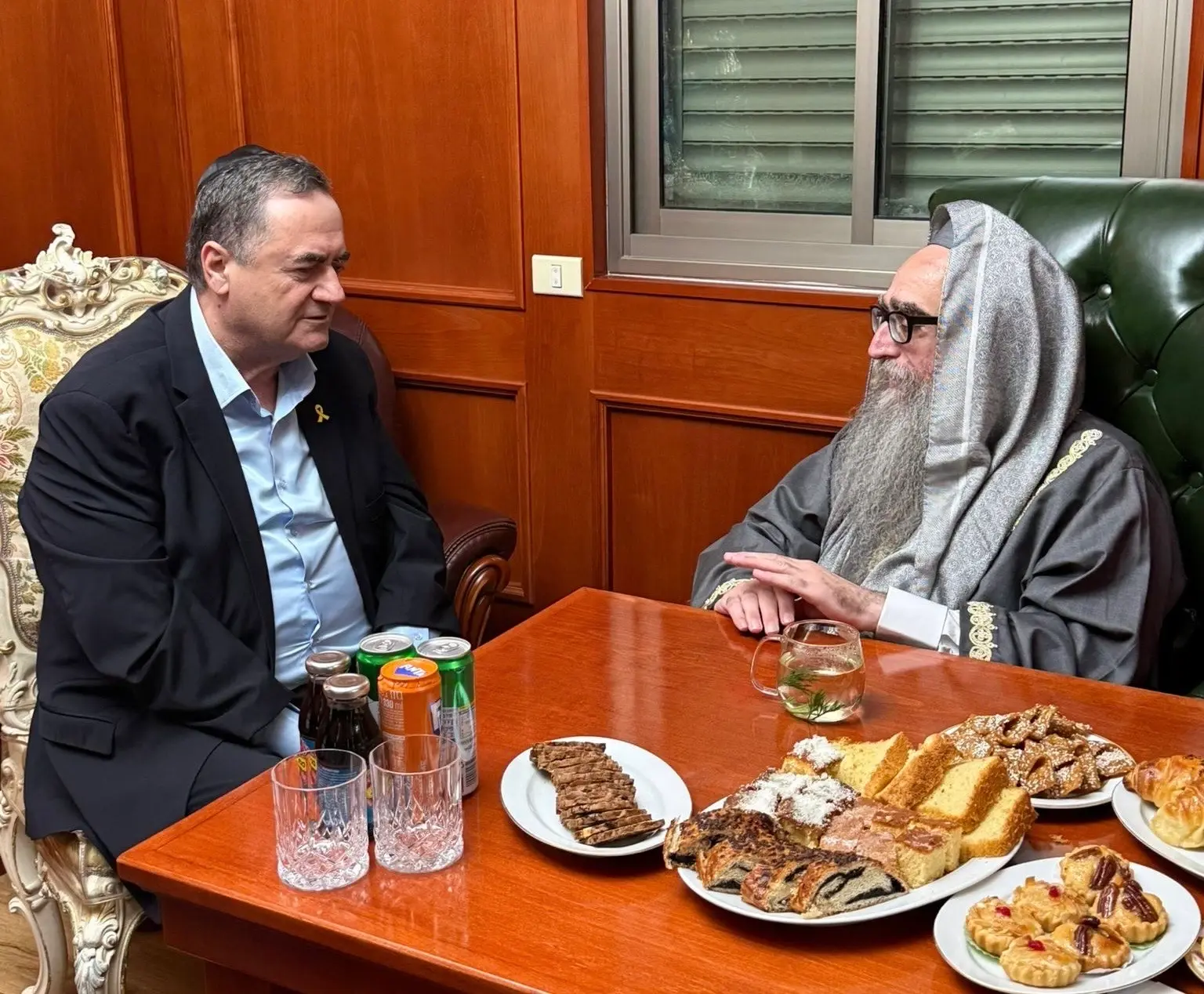 הרב פינטו לשר הביטחון כ"ץ: "חייבים להחזיר את החללים לקבורה"