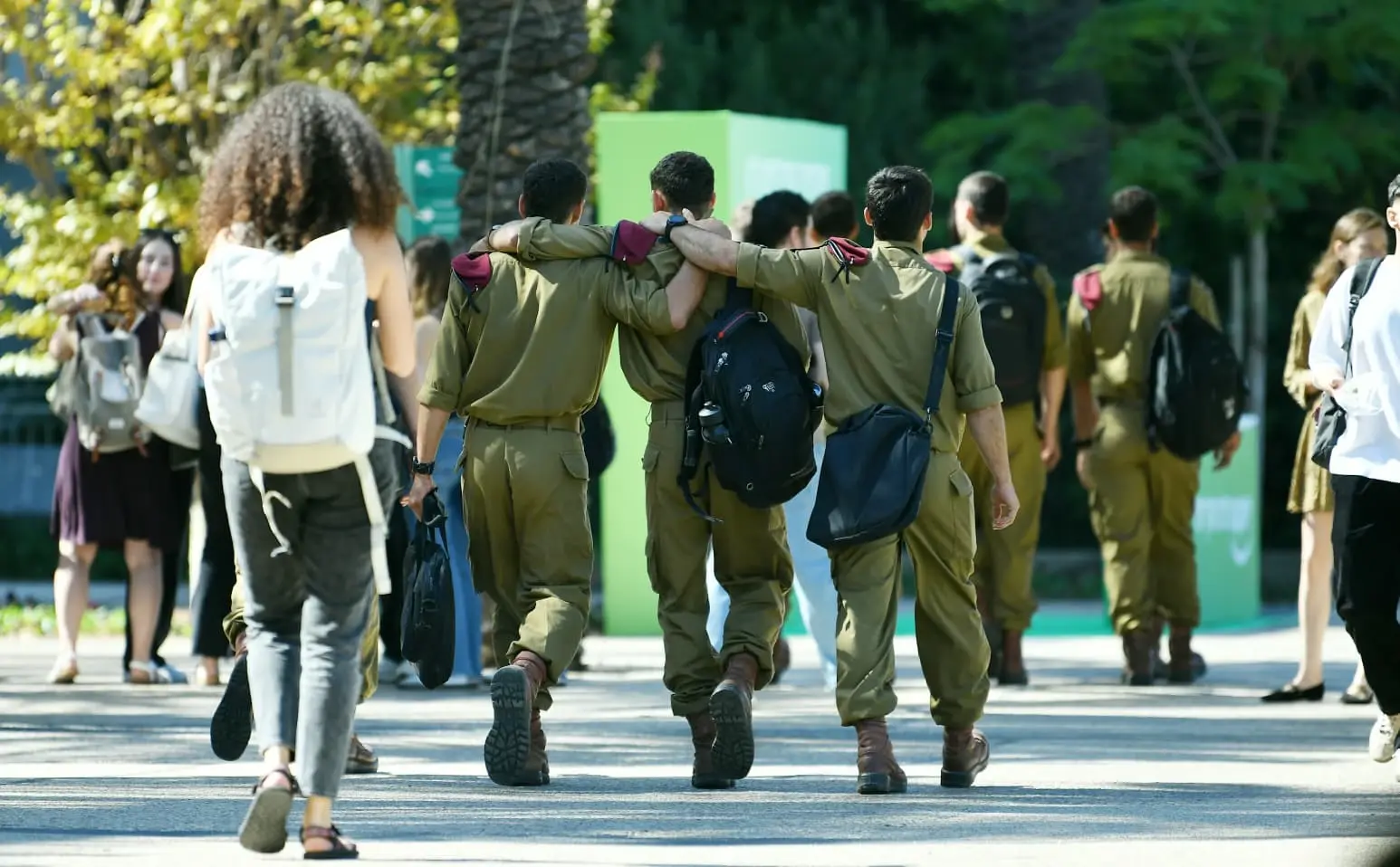 דור הלומדים והלוחמים: הסטודנטים שעלו לישראל כדי לבנות חיים חדשים
