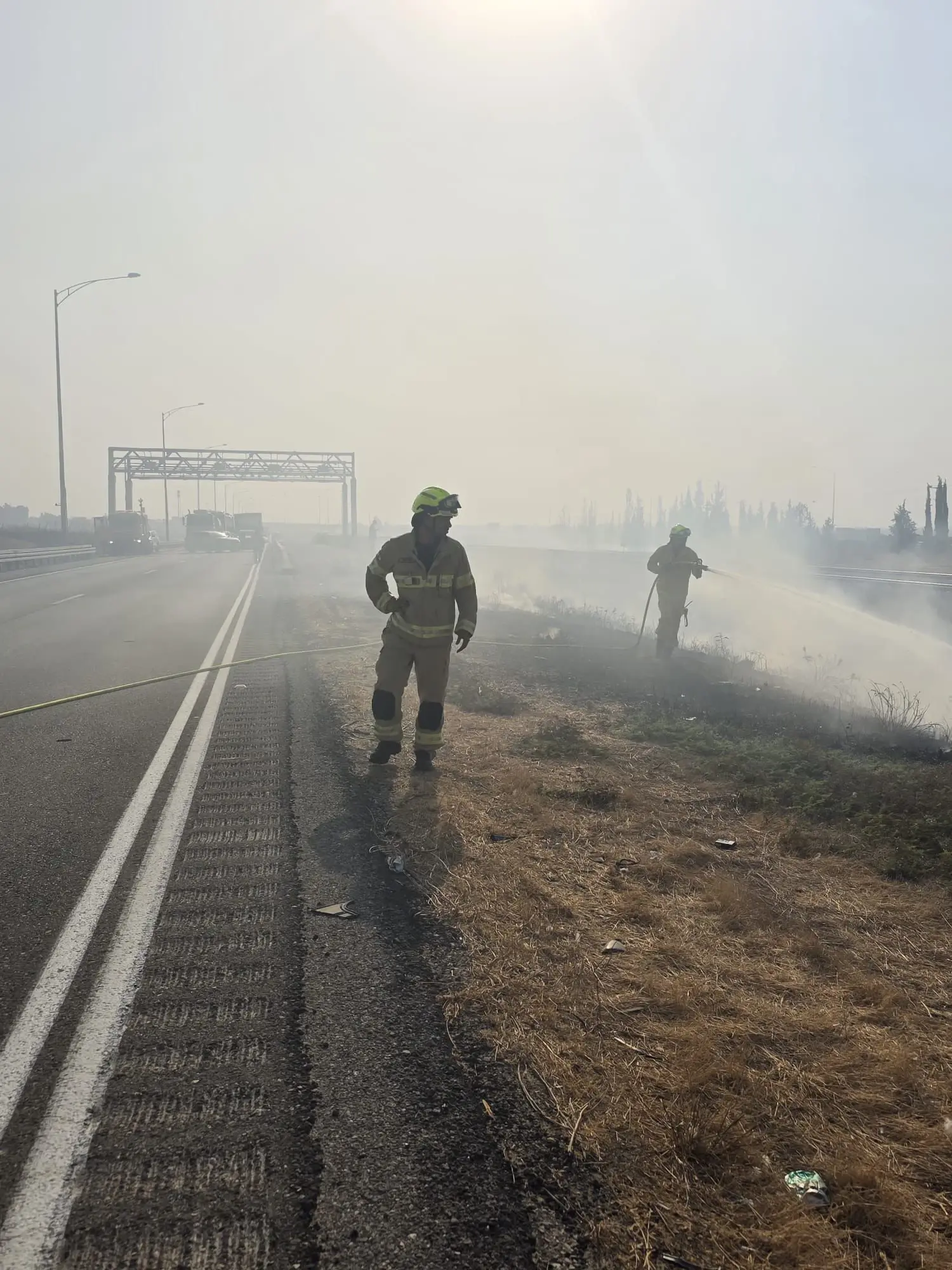 שריפה פרצה בכביש 6 דרום: תנועת הרכבות באזור הופסקה