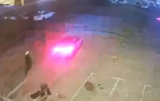 "כיפה אדומה": צעיר "נפגש" עם נערה בתל אביב - ורוכב אופניים ירה בו למוות | תיעוד