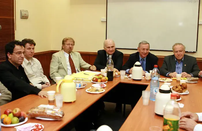 קוה במכתב לאולמרט: התערב במשבר