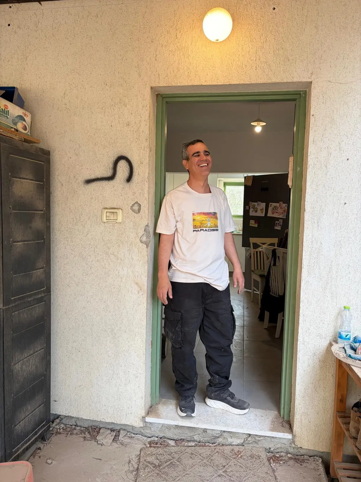סוף סוף בבית: שורד השבי עמרי מירן חזר לנחל עוז