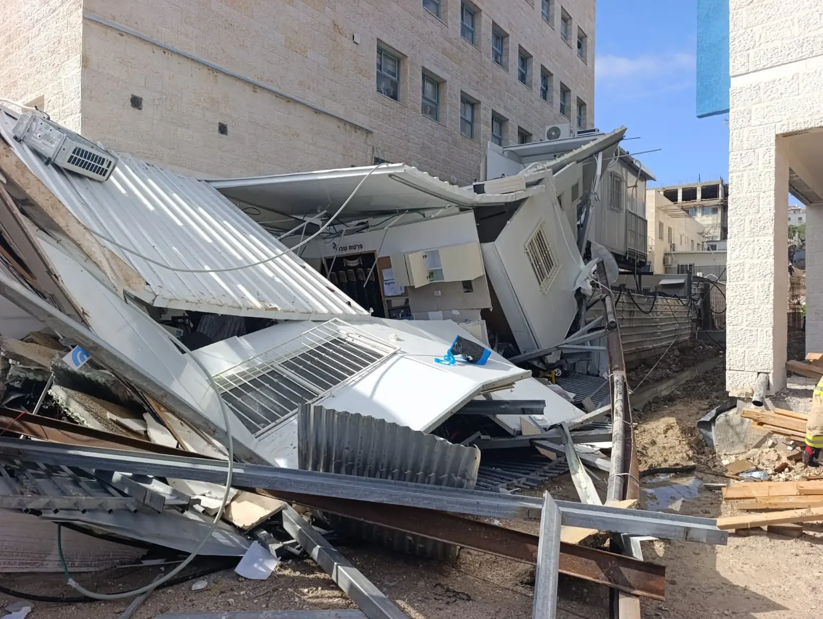 גג של גן ילדים קרס בבית שמש, 6 נפצעו