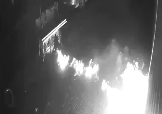 "הפיצוץ הרעיד את כל הבניין": תושב הוד השרון נאשם בשורה של הצתות והשלכת רימון לבניין