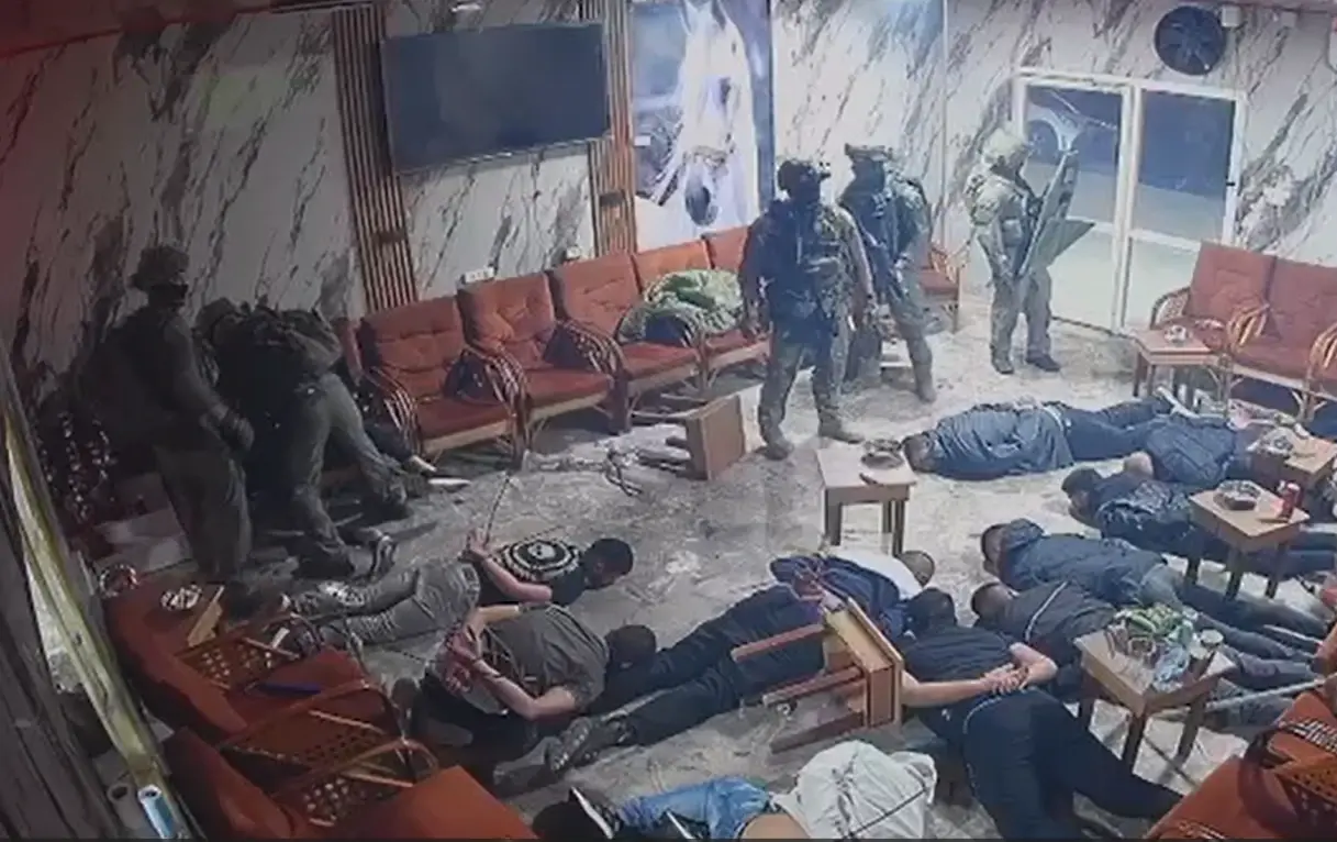 החטא ועונשו: בעלי עסק חשדו כי האיש גנב, וכלאו אותו במחסן למשך שעות