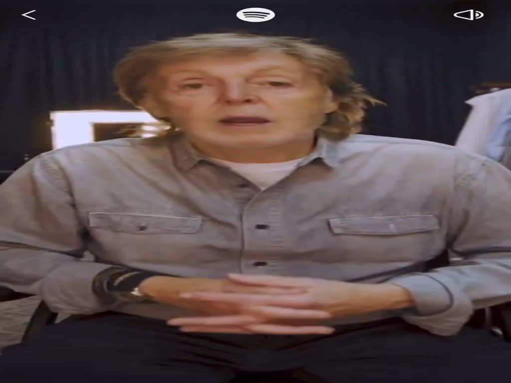 פול מקרטני עצבני: "למה בסרט אני נמוך מג'ון לנון?"