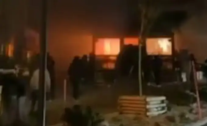 אסון בחגיגות השנה החדשה: לפחות 40 הרוגים ו-115 פצועים בפיצוץ באתר סקי בשוויץ