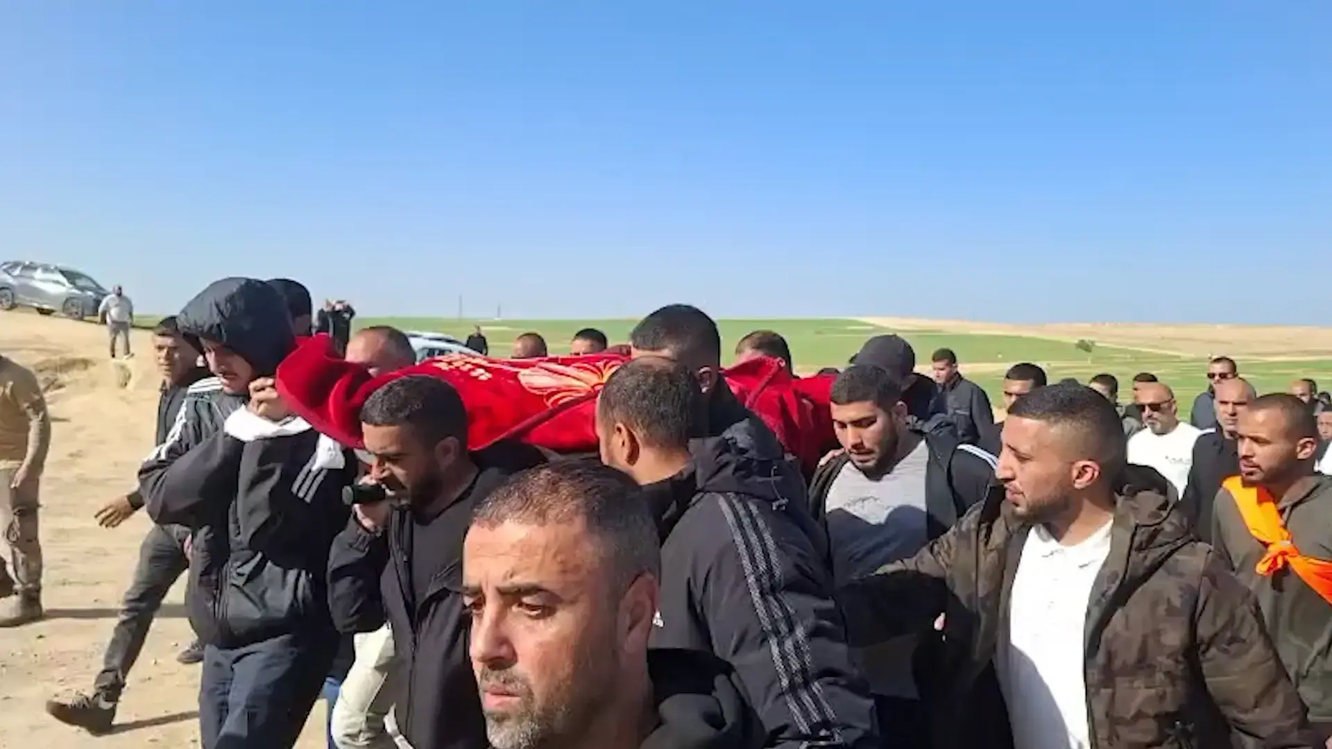 אלפים הגיעו להלוויתו של תושב תראבין שנורה למוות על ידי כוחות המשטרה
