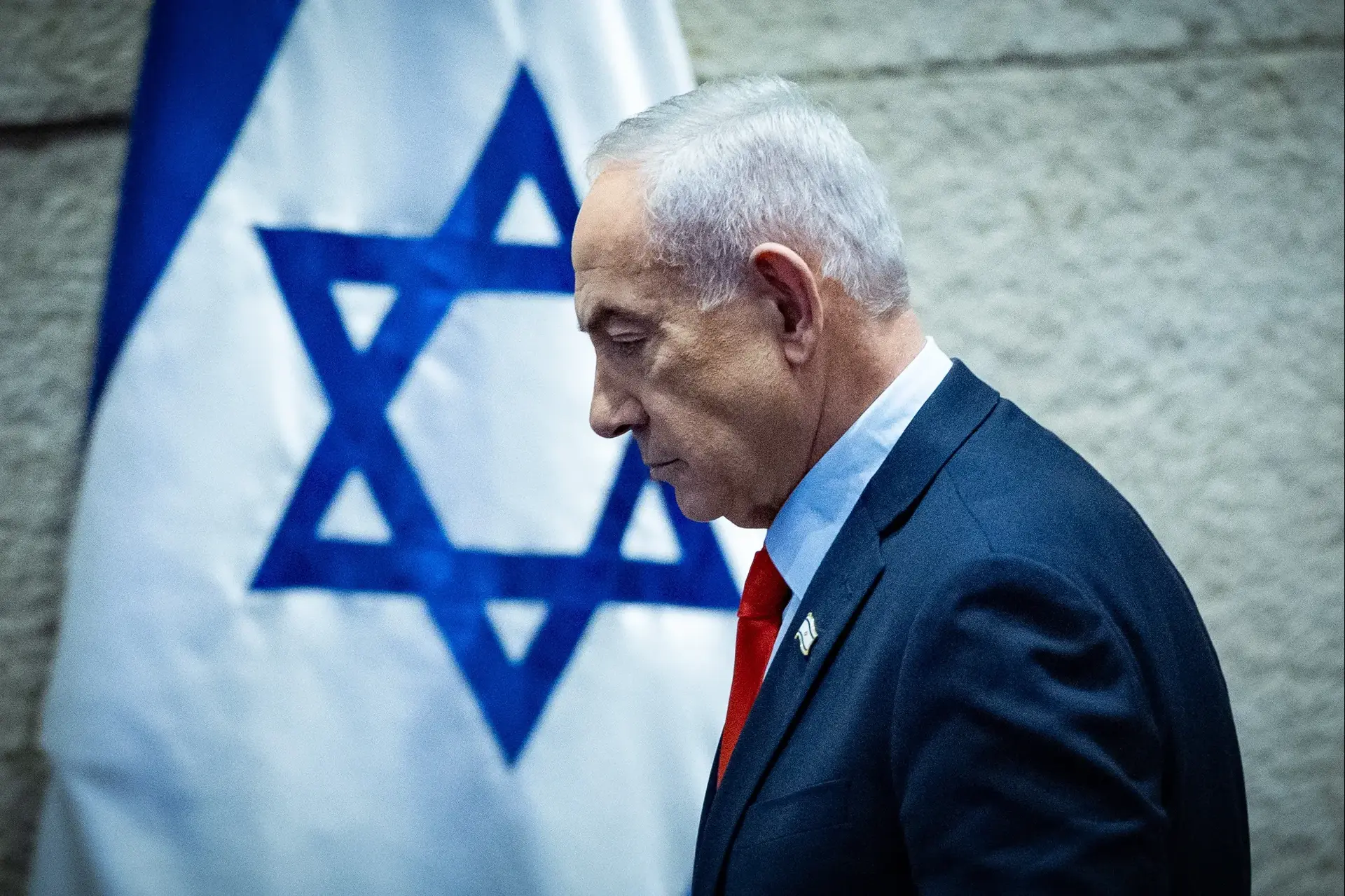 לרחם עלינו, לא עליו: האיש שנותר לבדו בצריח