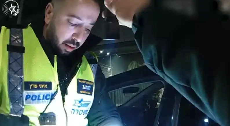 בעודו במשמרת בביה"ח: רופא נעצר בחשד לנהיגה תחת השפעת סמים