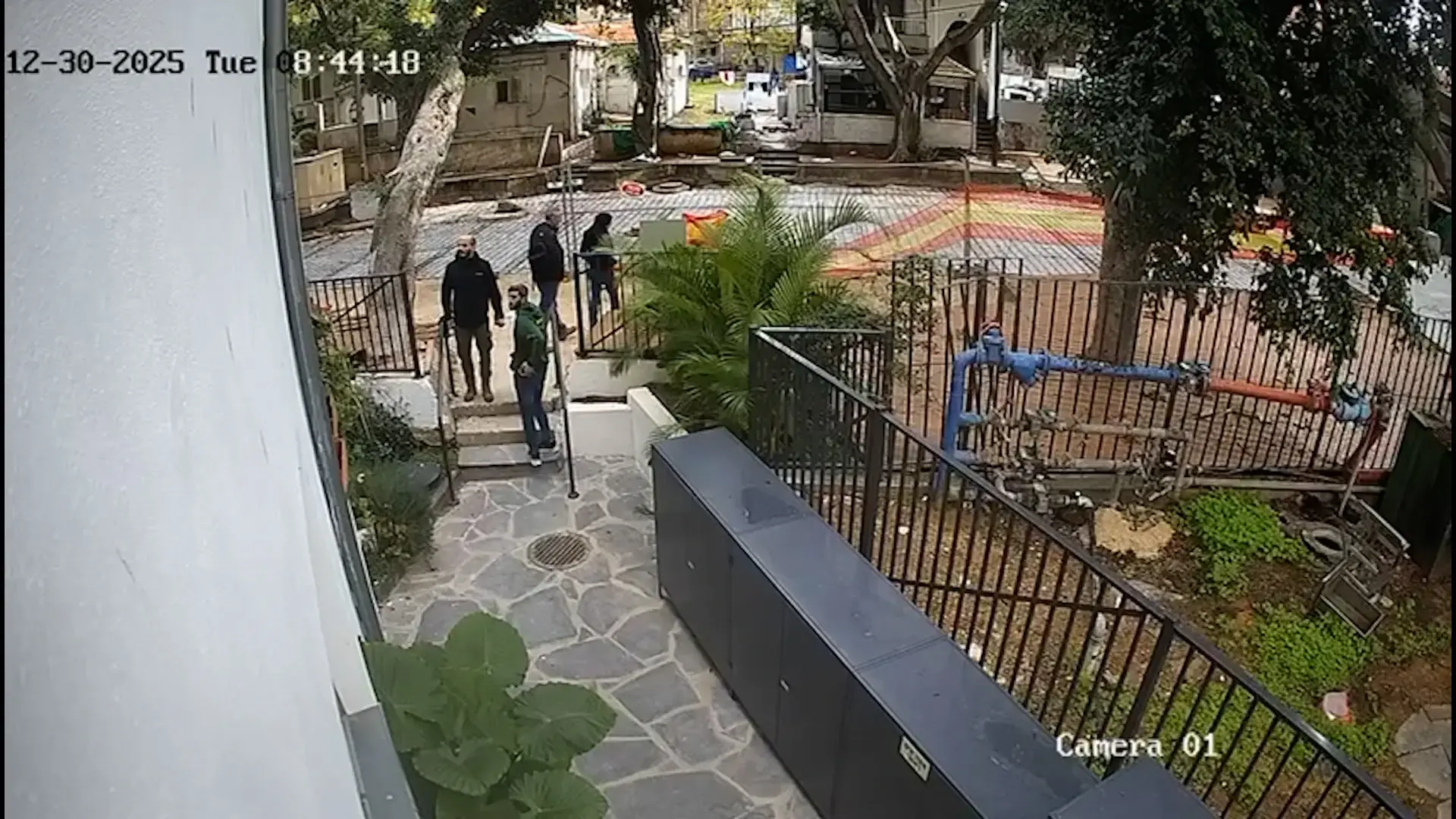 למרות שהתיק נגדו נסגר: המשטרה פשטה על בית הנער שנורה בידי שוטר ורותק לכסא גלגלים | תיעוד