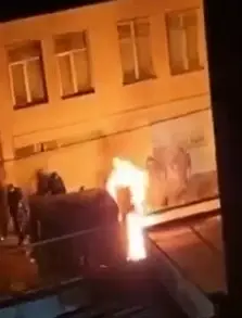 שבירת מחסום הפחד באיראן: המפגינים עברו לעימותים ישירים עם כוחות המשטר