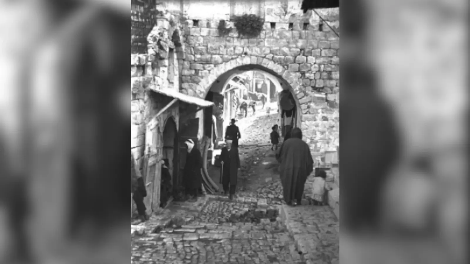 סכסוך השכנים הגיע לביהמ"ש - השופט סירב לבטל את "הנוהג העתיק" של צפת