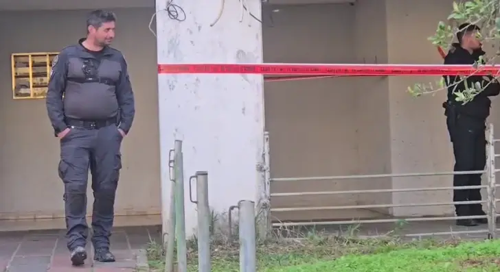 "היה שלושה ימים ריח חזק של ביוב":  עובר ללא רוח חיים אותר בבור ביוב בחדרה