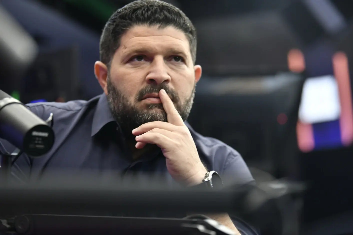 אלמוג כהן: "פעם נהגתי על רכב יוקרה וחייתי מצוין, כסגן שר אני במינוס בבנק"