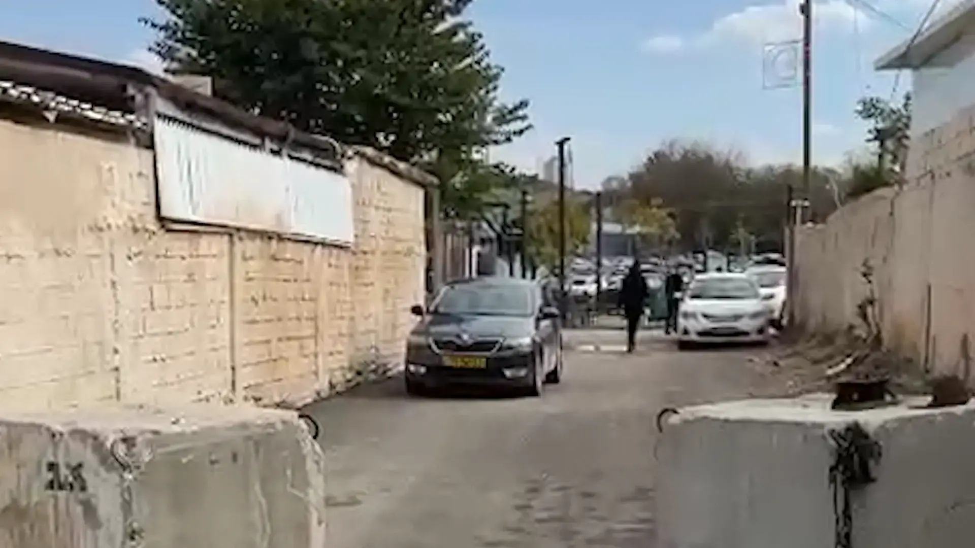 לראשונה בעיר מעורבת: מחסומי בטון הוצבו בשכונות ערביות