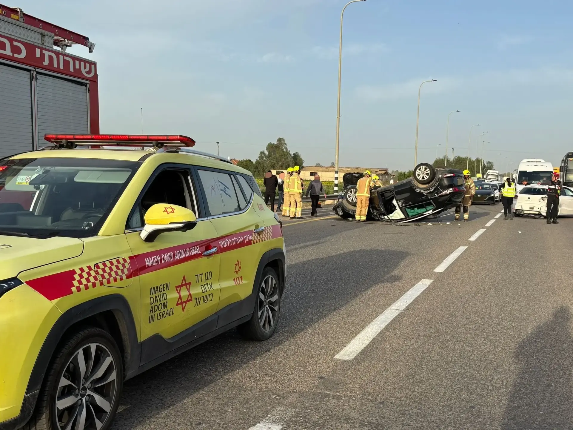 טרגדיה בצהרי היום: רוכב אופניים חשמליים בן 12 נהרג בהוד השרון