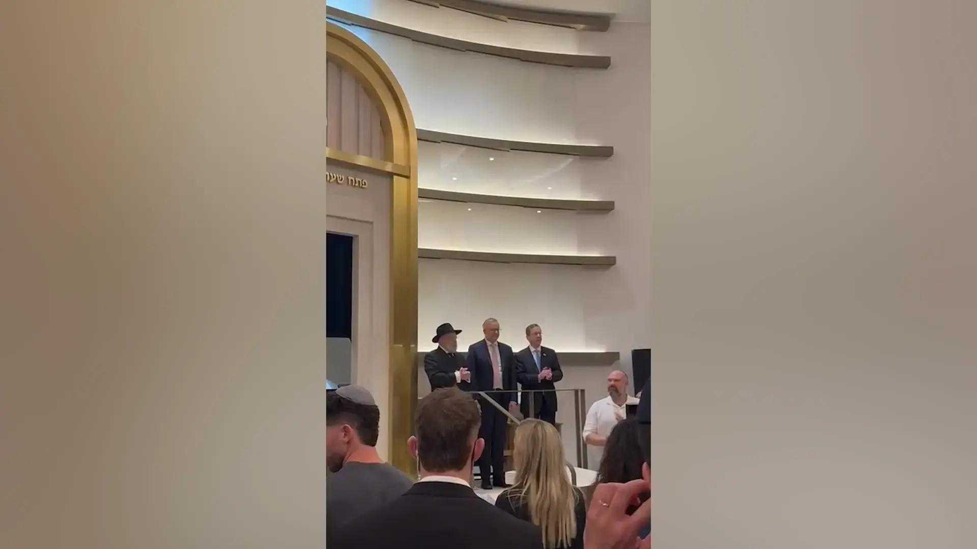 ראש ממשלת אוסטרליה הגיע לבית חב"ד בסידני - ולא נשא נאום