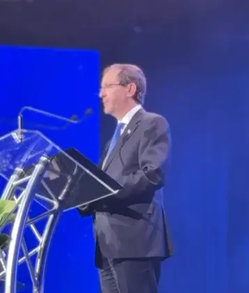 "רוצה להכיר תודה": המכתב שקיבל הרצוג מאיראנית ששהתה איתו במלון