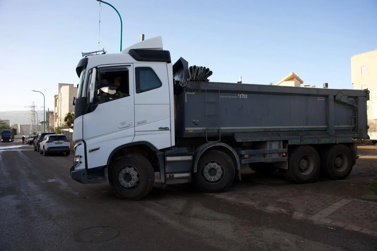 גנב משאית באילת ונסע לדרום הר חברון - ללא רישיון נהיגה