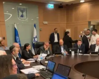 הקרע בין המפלגות החרדיות מחריף: עימות פומבי בין גפני לדרעי