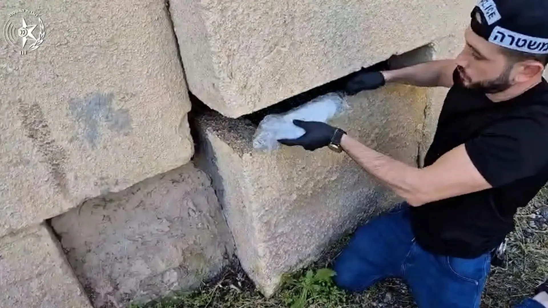 חשוד בירי בבית שאן הסליק את האקדח - הכלבה המשטרתית איתרה אותו | תיעוד
