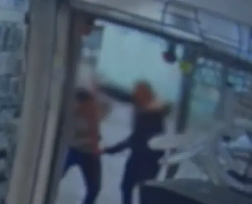 איים על עורך הדין: "יש לך עד מחר בבוקר להכין 300,000 שקל במזומן"