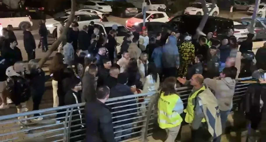 אלקין נגד ההפגנה מול ביתה של לוסי אהריש: "לא לערב משפחות"