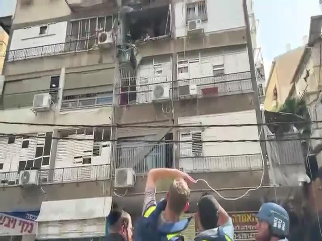 "שמענו בום עוצמתי": המורה שירדה למקלט בזמן שיעור - וגילתה בוואטסאפ שהבית שלה נפגע
