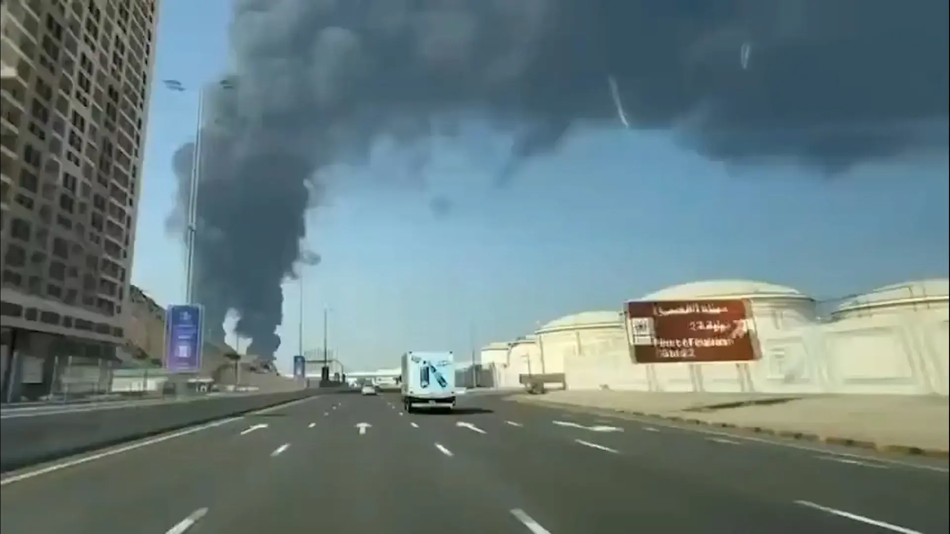 איראן ביד אחת, ישראל בשנייה: האסטרטגיה החדשה של איחוד האמירויות