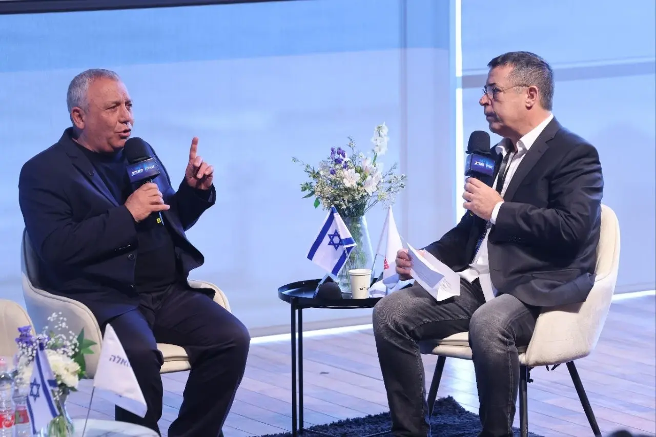 המרוץ לראשות הגוש: מאחורי הקלעים של הקרב בין נפתלי בנט לגדי איזנקוט