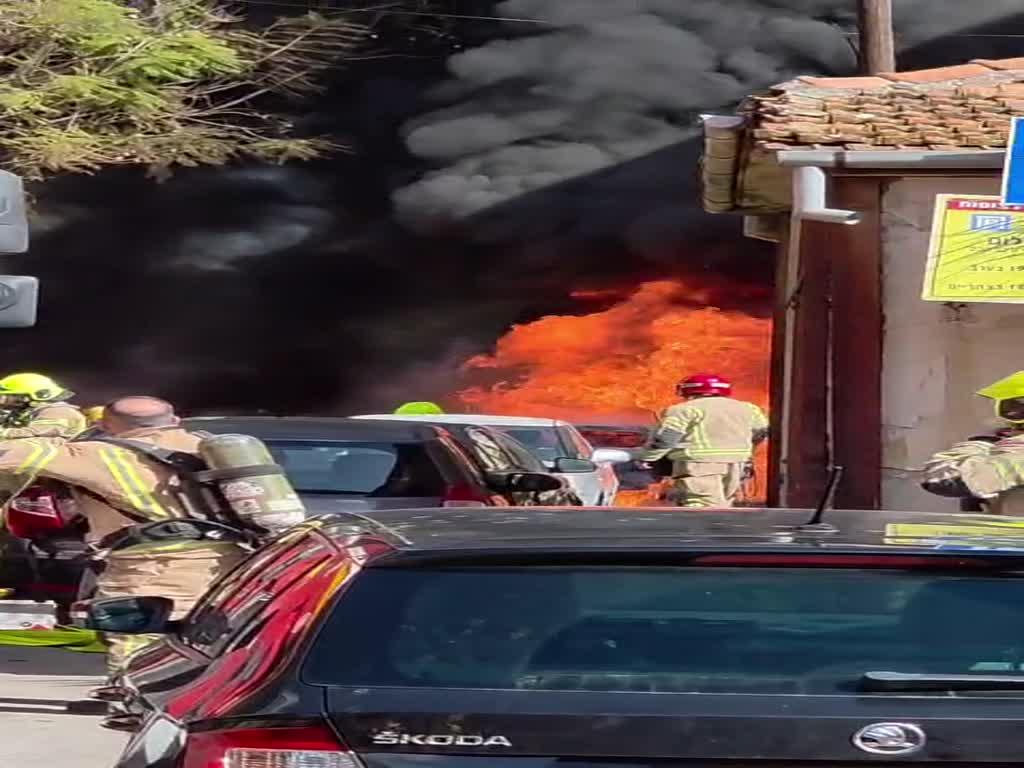 התמונה שריגשה את כולם: הפרמדיק שחילץ את התינוק מהאש