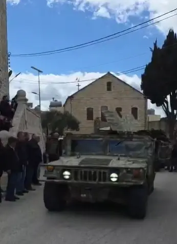 אשליה של ריבונות: כך הפכה ממשלת לבנון למנגנון ההסוואה של חיזבאללה