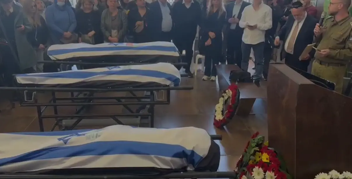 בני משפחת גרשוביץ, שנהרגו מפגיעת הטיל בחיפה, הובאו למנוחות