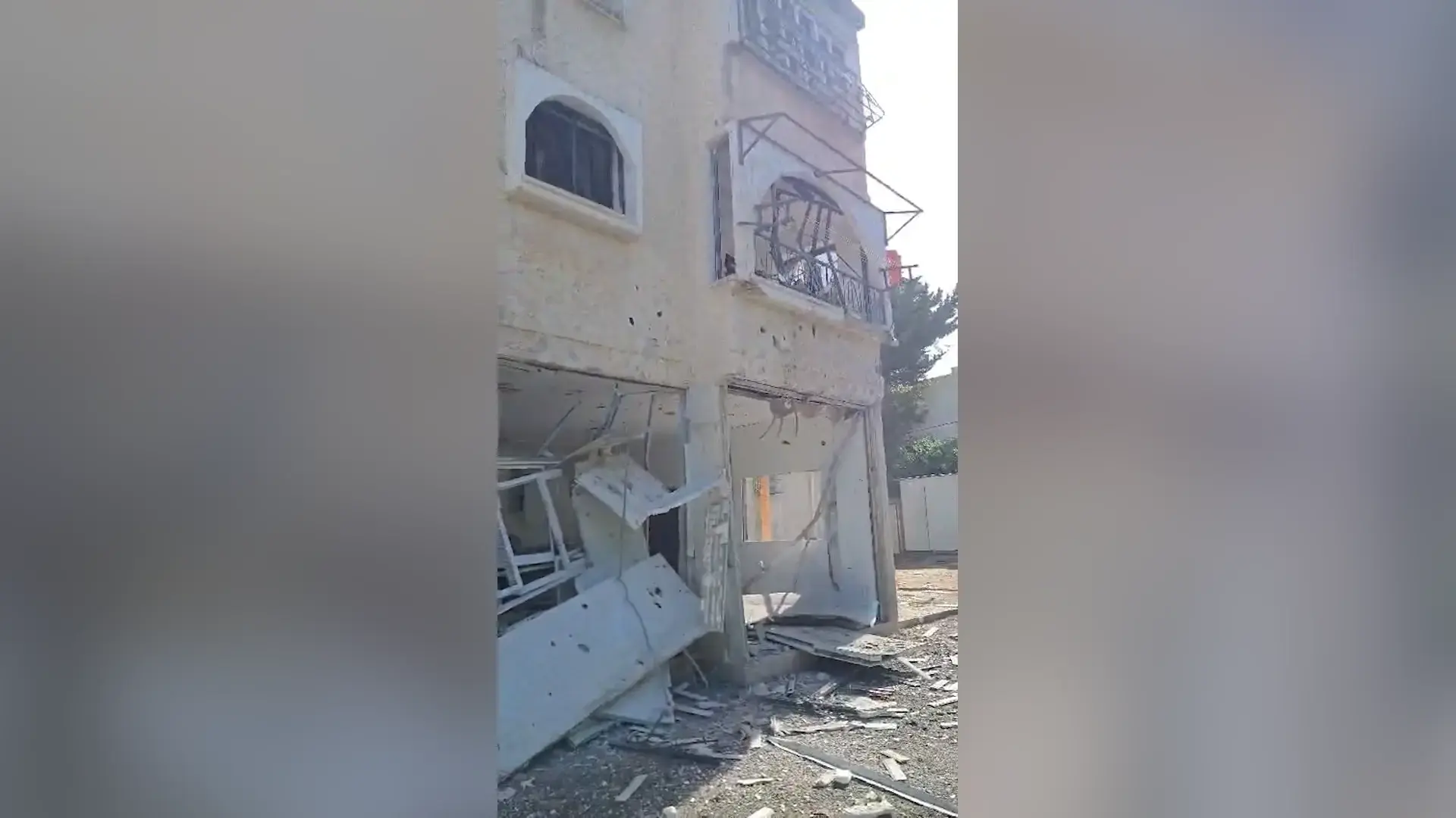 הירי מלבנון: אישה כבת 60 נפצעה באורח קל מפגיעה ישירה בנהריה