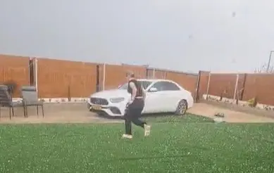 "אבנים מהשמיים": סופת ברד חריגה הכתה בצפון הגולן - נזק כבד לרכוש ולחקלאות | תיעוד