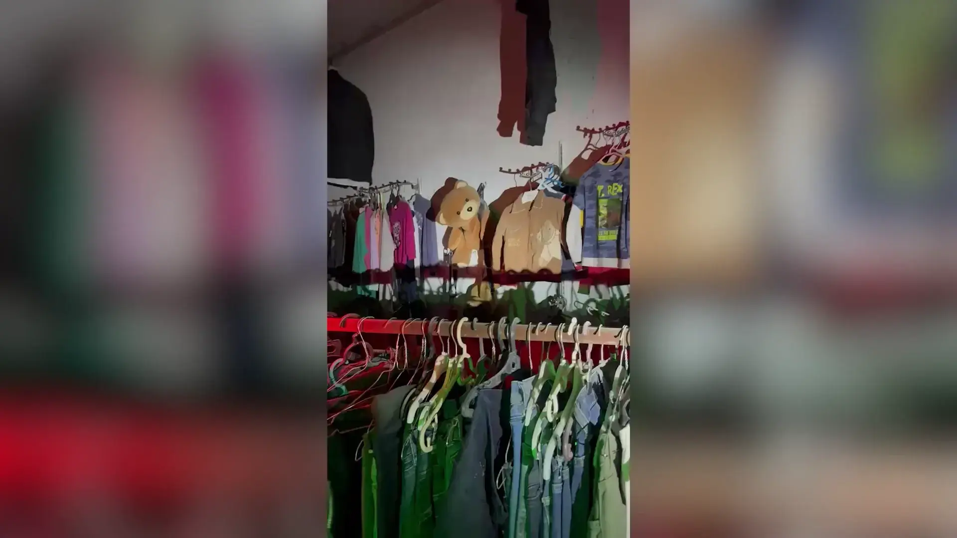 צה”ל חושף: מפקדה תת קרקעית של חיזבאללה בתוך חנות בגדים